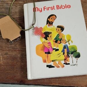 Children's Illustrated Bible with Pink Cross Necklace(NWT)
